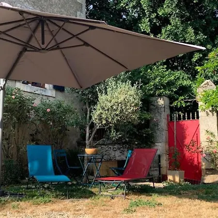 Petite Chambre, Grand Confort Comme A La Maison Hotel Sommieres-du-Clain